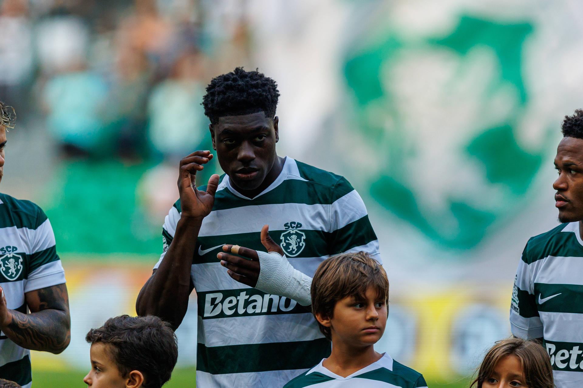 Issa Doumbia foi titular em ambos os jogos - Foto: Miguel Nunes