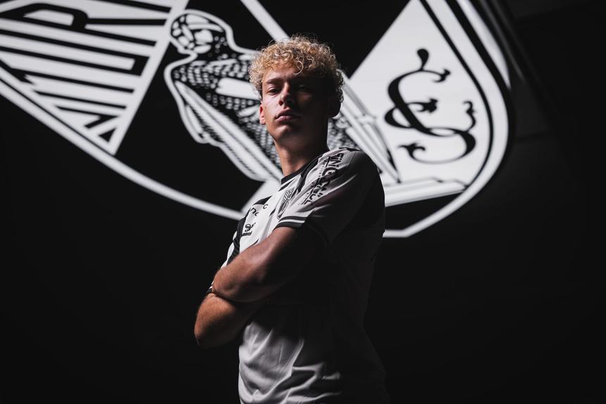 Victor Andersson assinou pelos vimaranenses um contrato válido por quatro anos - Foto: Vitória SC