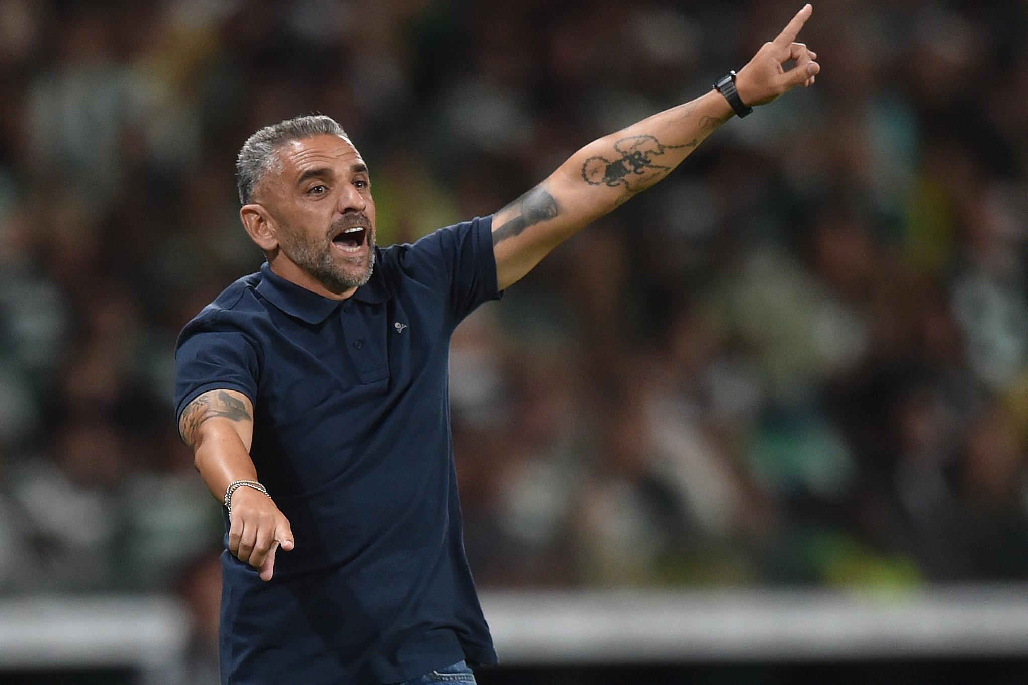 Rui Borges pediu uma melhoria à equipa no jogo frente ao Alverca (Foto Miguel Nunes)