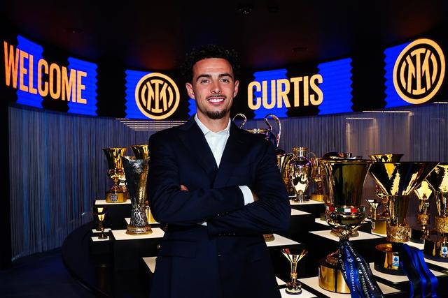 Curtis Jones foi apresentado nos 'nerazzurri' - Foto: Inter