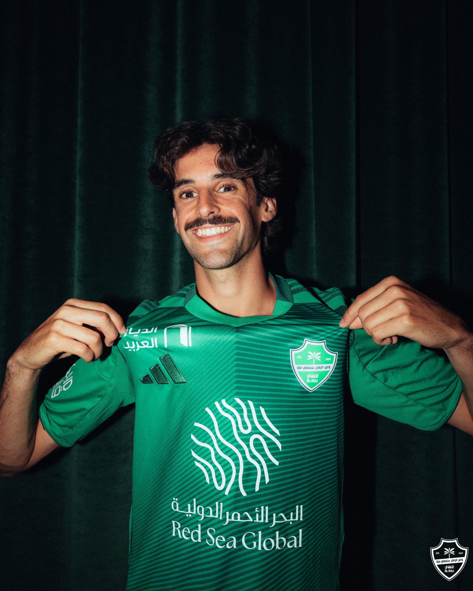 10 - Francisco Trincão, extremo do Al Ahli e Portugal (83) - Foto: Imago