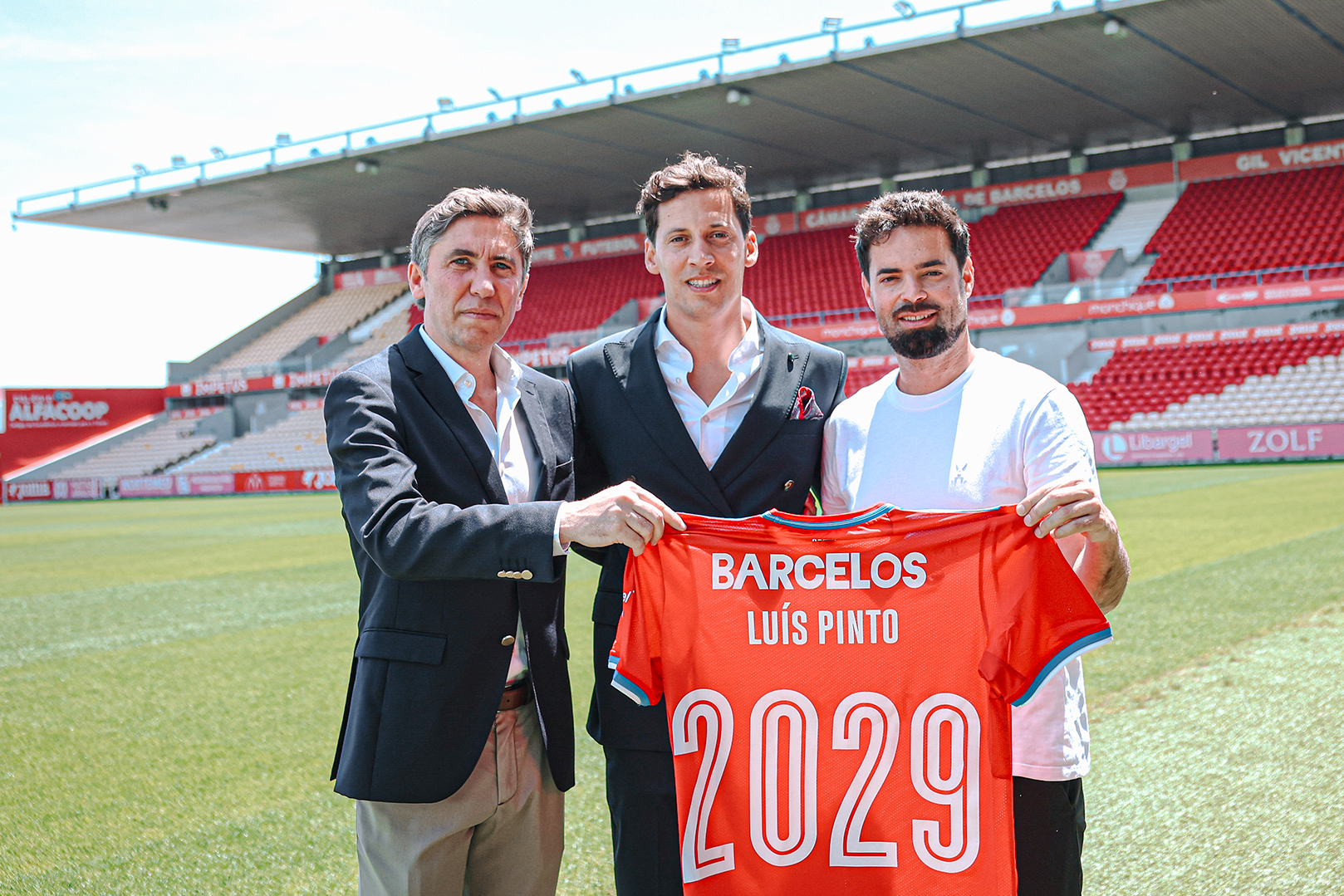 Rui Silva (presidente), Luís Pinto (treinador) e Flávio Soares (diretor desportivo) dão corpo à ambição do Gil Vicente — Foto: Gil Vicente