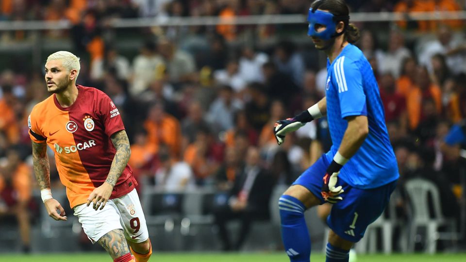 Chamou «buraco de m****» ao estádio do Galatasaray e está a receber ameaças de morte