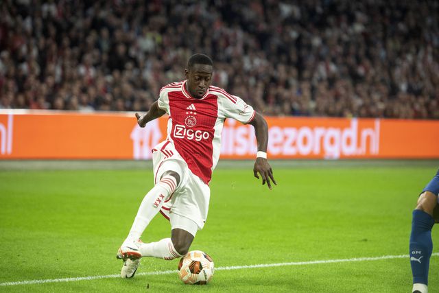 Carlos Borges marca e assiste no empate louco entre Ajax e Marselha