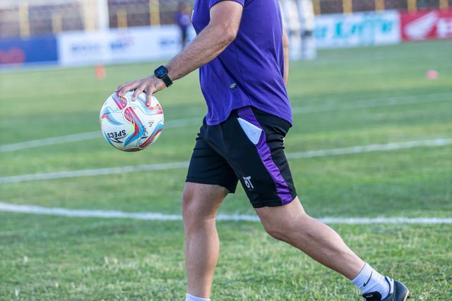 Taça AFC: Bernardo Tavares derrotado no Vietname