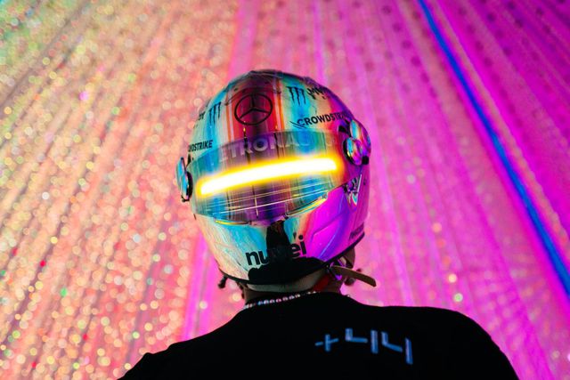 Lewis Hamilton revela capacete mais espetacular de sempre