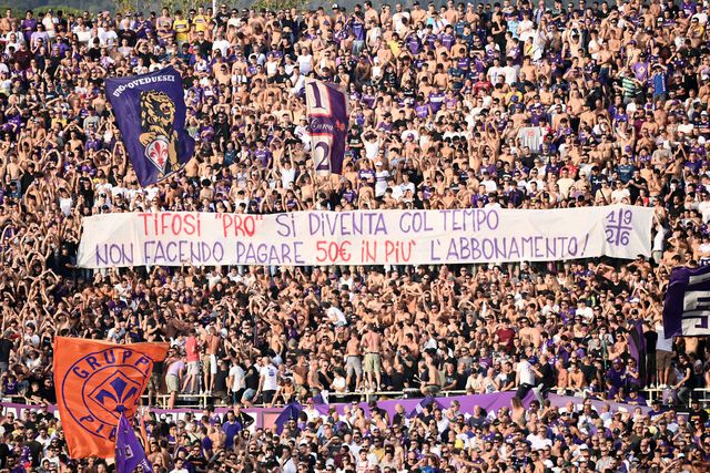 Mais de 100 adeptos da Fiorentina detidos na Bélgica (vídeo)