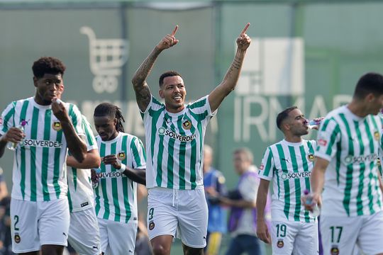 Destaques do Rio Ave: Vrousai procura tanto que até encontra Clayton sem querer