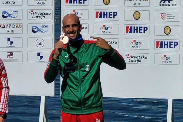 Mundial de canoagem: «Este bronze é para os meus colegas bombeiros»