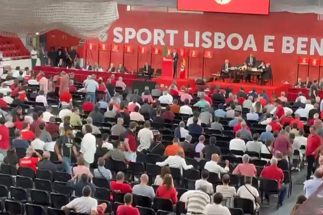 Rui Costa pede desculpa aos sócios por confusão na AG