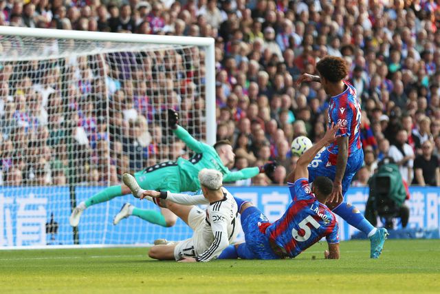Crystal Palace e Man. United anulam-se com guarda-redes em destaque