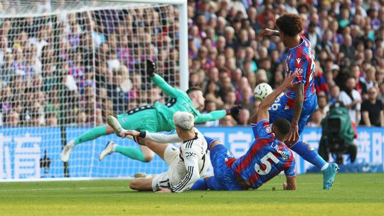 Crystal Palace e Man. United anulam-se com guarda-redes em destaque