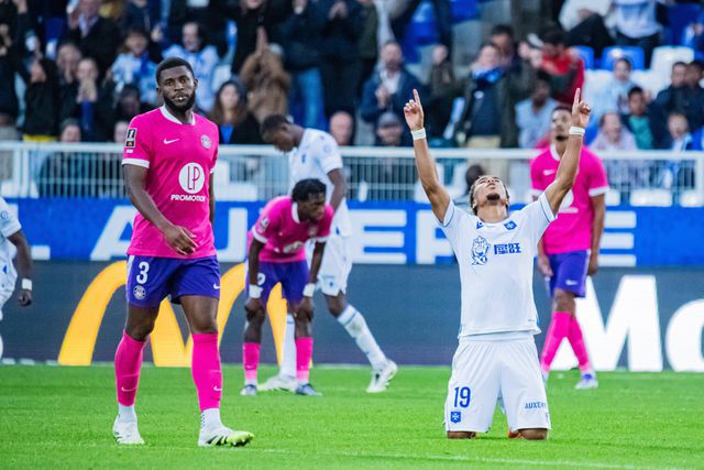 França: cedido pelo FC Porto estreia-se a marcar e dá segunda vitória ao Auxerre
