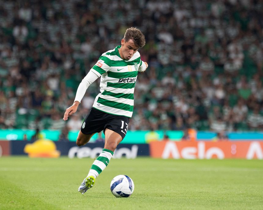 Vagiannidis volta ao onze depois de Fresneda ter jogado de início na Champions com o Marselha e na Liga com o Tondela - Foto: IMAGO