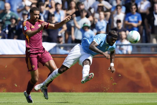 Roma vence Lazio no dérbi, com 'ajuda' de Nuno Tavares