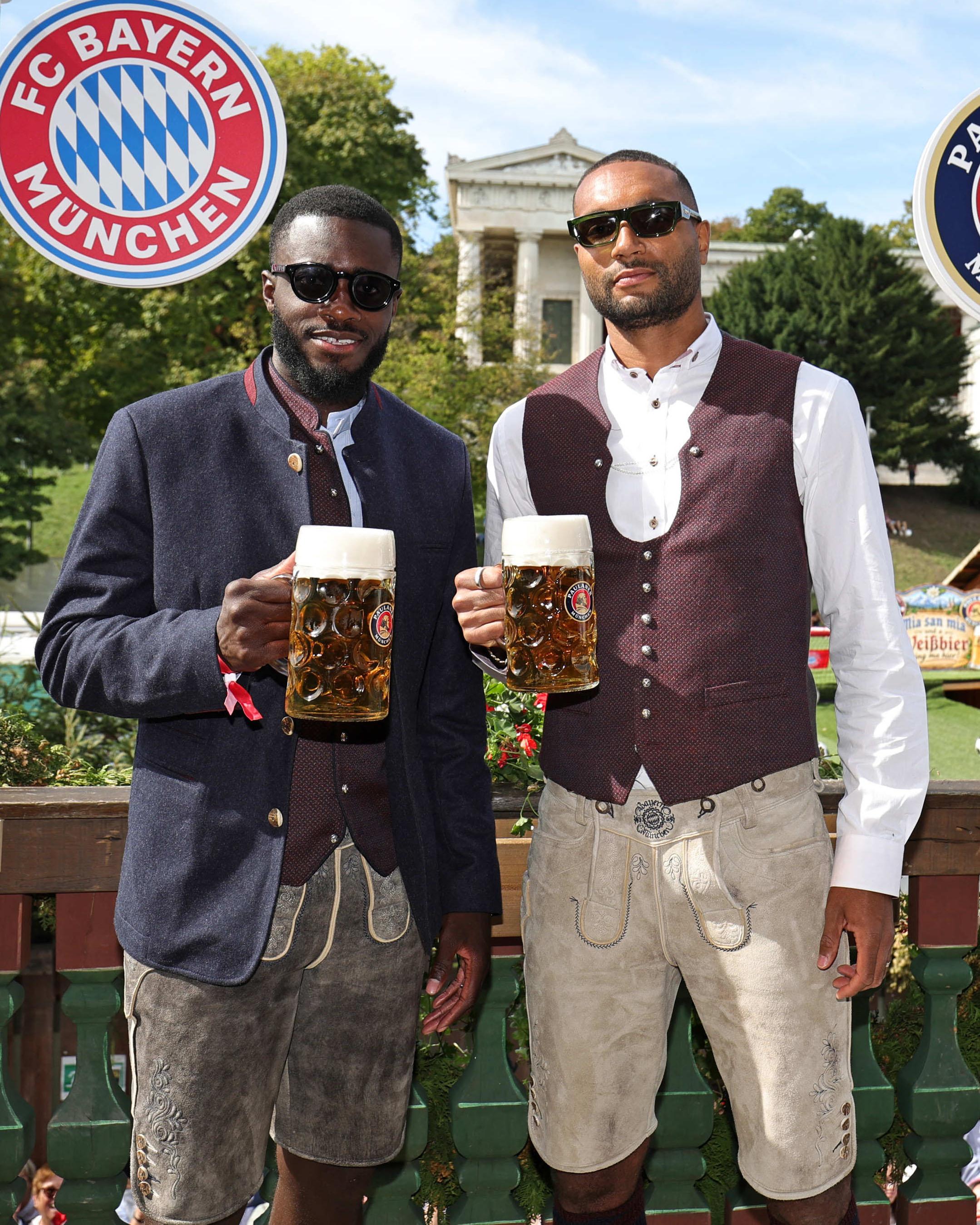 Jogadores do Bayern no Oktoberfest - Instagram