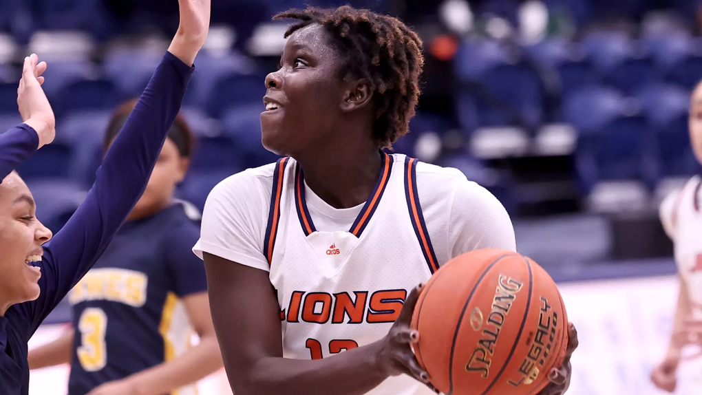 Aminata Seck representa a Universidade de Kentucky - Foto: Langston University