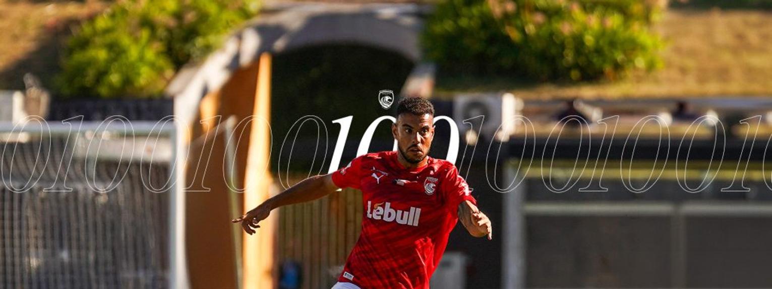 Pedro Ferreira atingiu a marcar de 100 jogos pelo Santa Clara, no encontro com o SC Braga. -Foto: SANTA CLARA