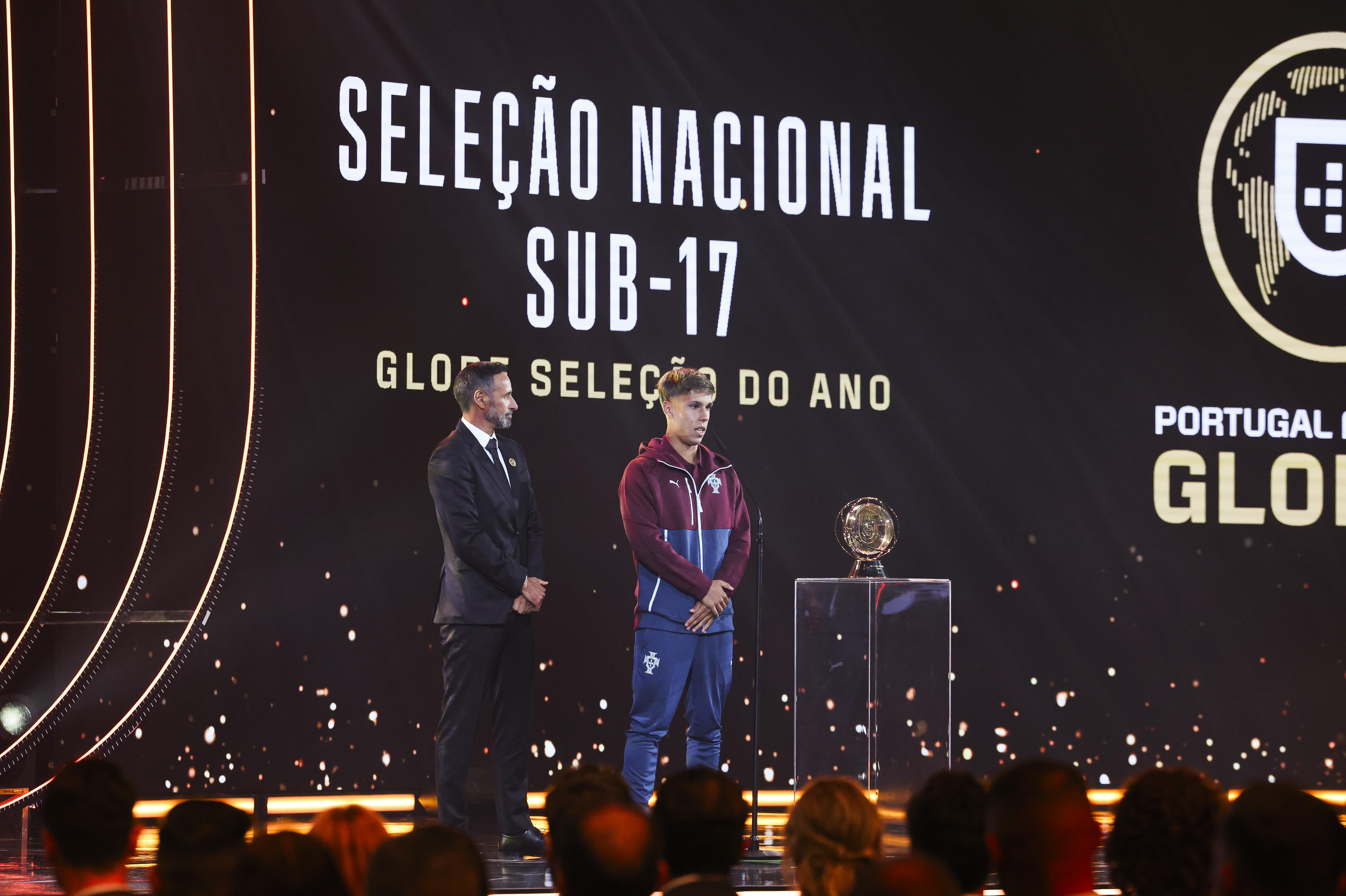 Seleção Nacional sub-17 galardoada - Foto: FPF