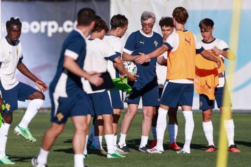 Bino Maçães comanda a Seleção de sub-19 - Foto: FPF