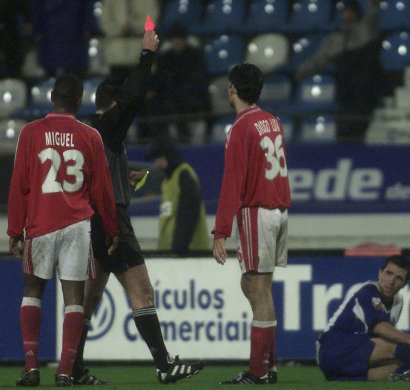 2000/2001, Taça de Portugal: Diogo Luís (Benfica). Expulso aos 40'. Resultado no momento da expulsão: 3-0. Resultado final: 4-0. Foto A BOLA