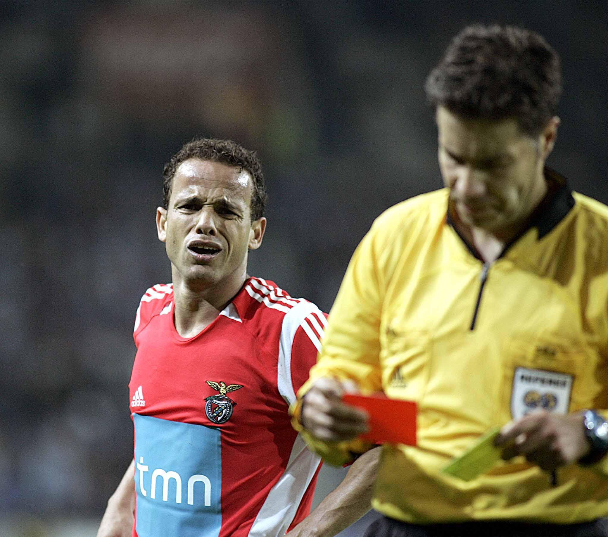 2005/2006, Liga: Léo (Benfica). Expulso aos 85'. Resultado no momento da expulsão: 0-2. Resultado final: 0-2. Foto A BOLA