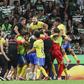 Jogadores do Arouca celebram efusivamente um dos golos marcados em Alvalade - Foto: MIGUEL A. LOPES/LUSA