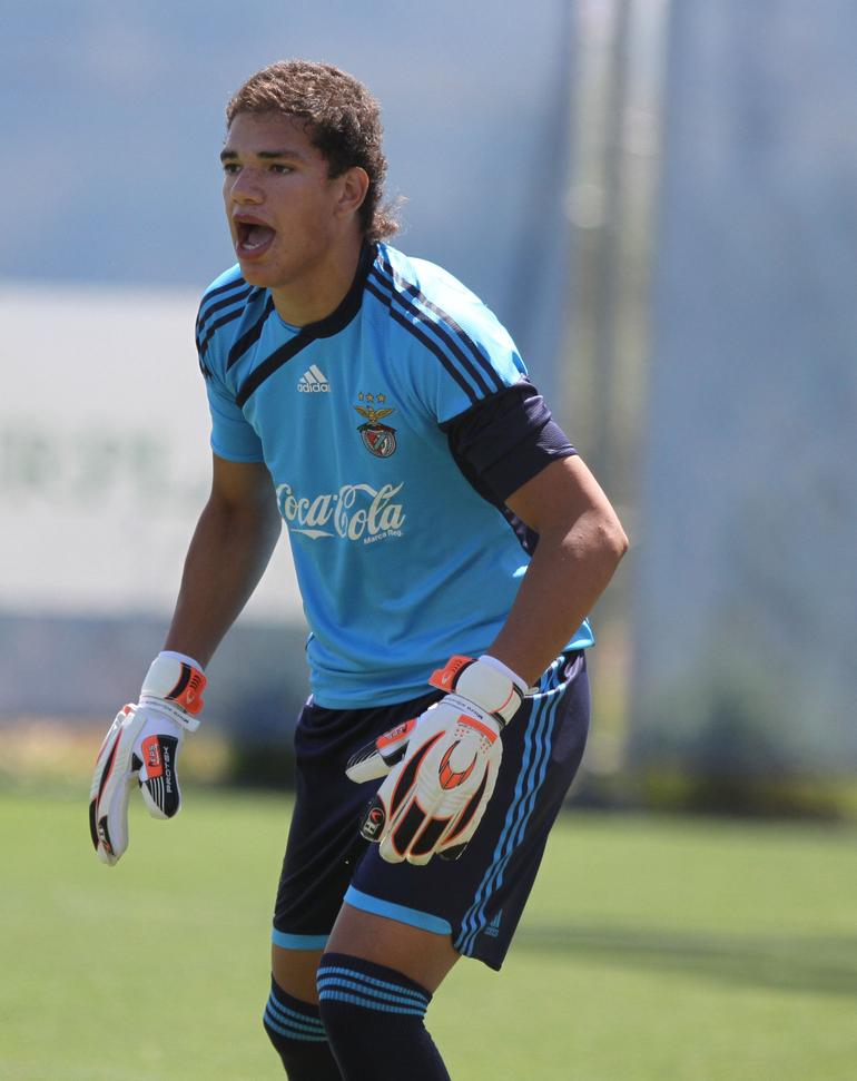 Ederson: €40M. O único guarda-redes da lista terminou a formação na Luz, entre 2009 e 2011. Voltou em 2015, dois anos antes de rumar ao Manchester City