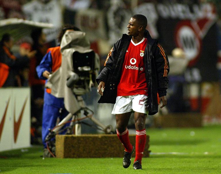 2002/2003, Liga: Miguel (Benfica). Expulso aos 75'. Resultado no momento da expulsão: 2-1. Resultado final: 2-1. Foto A BOLA