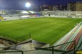 Relvado do Estádio José Gomes vai ser mudado para que o Estrela da Amadora possa voltar a jogar na Reboleira