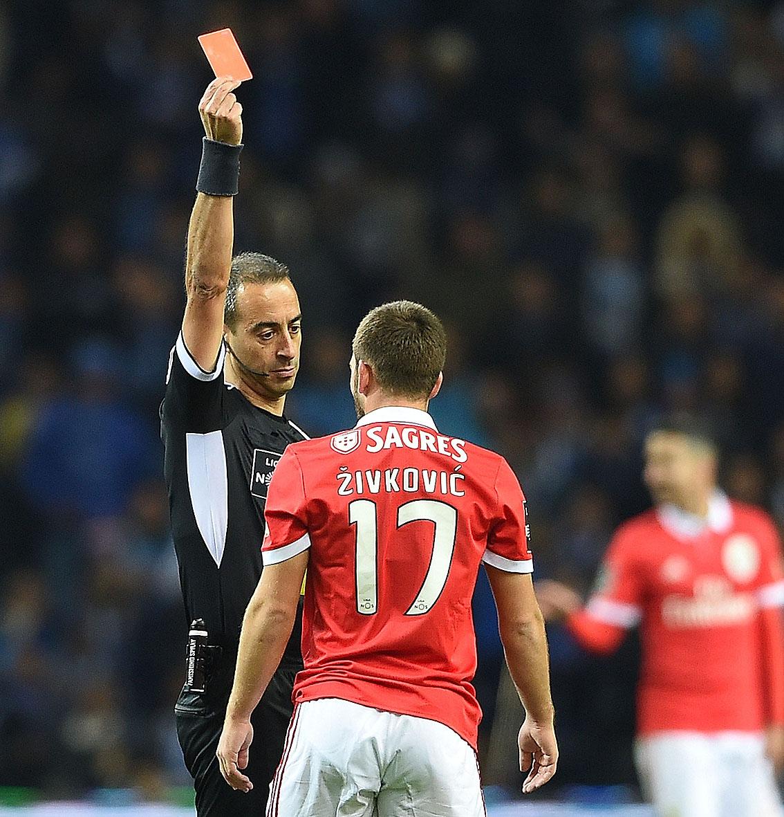 2017/2018, Liga: Zivkovic (Benfica). Expulso aos 82'. Resultado no momento da expulsão: 0-0. Resultado final: 0-0. Foto A BOLA