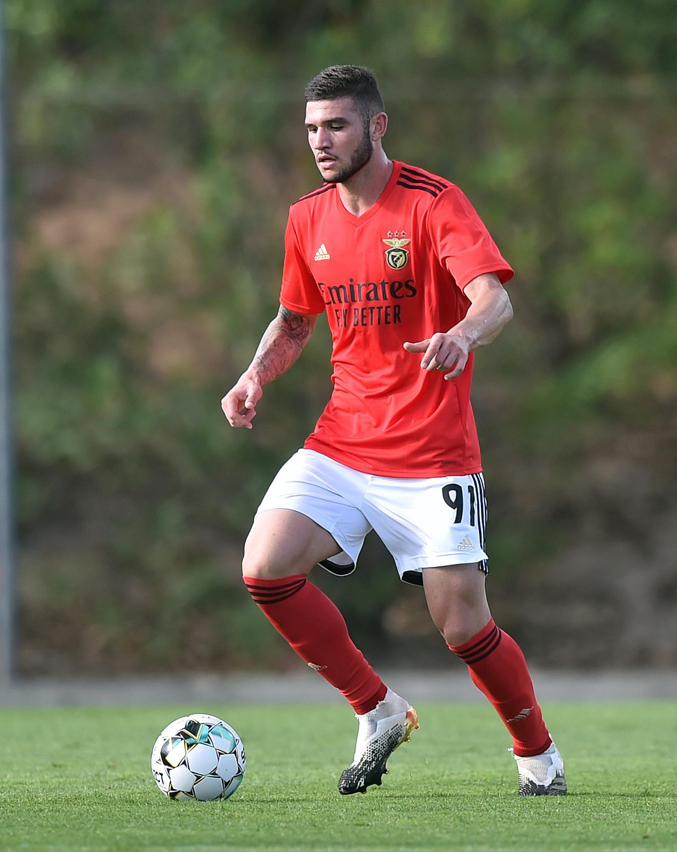 O caso de Morato. O defesa central até representou sub-19, sub-23 e equipa B, mas estreou-se pela equipa principal na temporada de estreia no clube. Saiu por €11M em 2024 rumo ao Forest