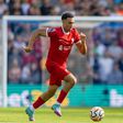 Alexander-Arnold joga o dérbi de Merseyside após acidente