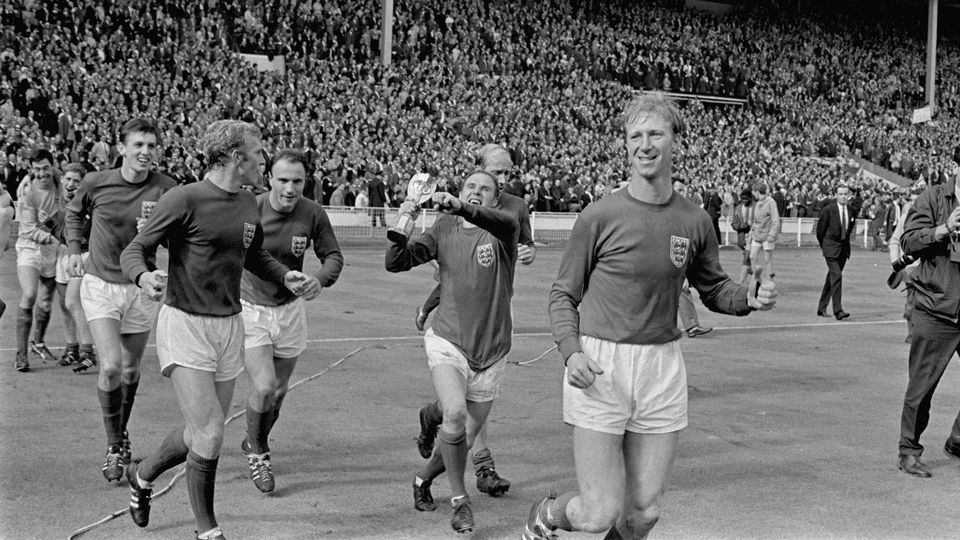 Bobby Charlton: o cérebro dos 'Wingless Wonders' campeões do mundo de 1966