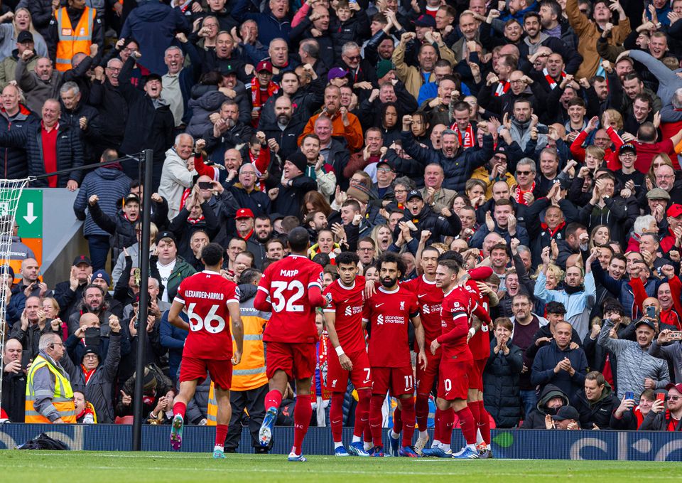 Salah bisa e Liverpool vence dérbi de Merseyside