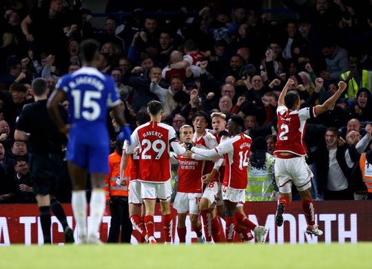 Arsenal recupera de desvantagem de dois golos e empata com Chelsea