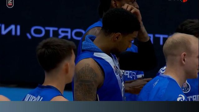 Diálogo entre Betinho Gomes e adeptos do FC Porto no Dragão