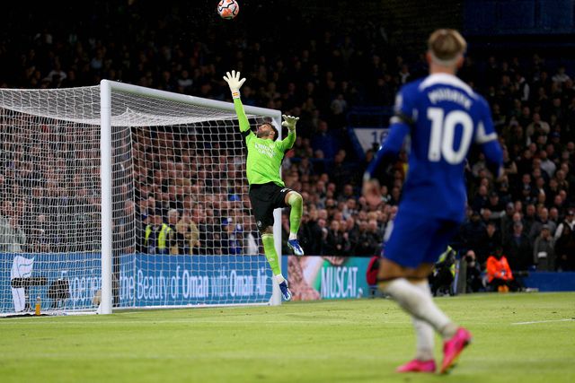VÍDEO: Intencional? Mudryk faz 2-0 para o Chelsea com uma chapelada