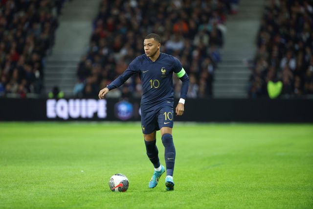 A camisola do PSG mais vendida esta época... não é de Mbappé