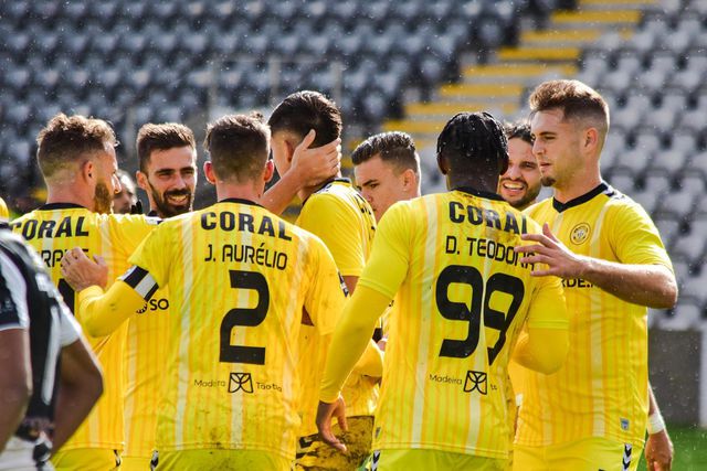 Taça de Portugal: jogo começou mais tarde mas Nacional goleou o Mirandela