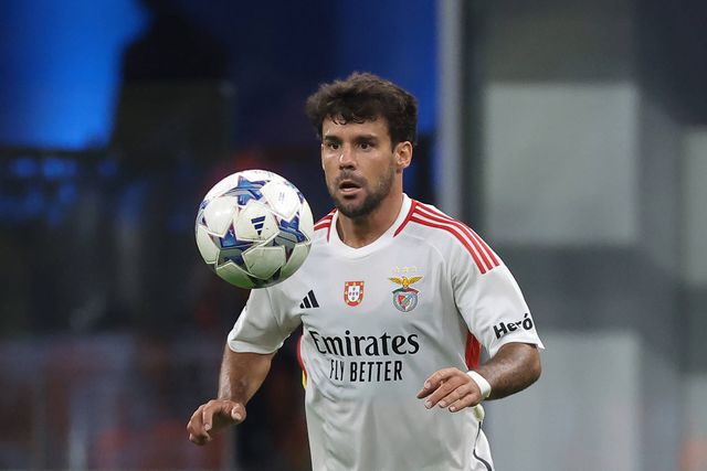 Bernat parte na frente de Jurásek