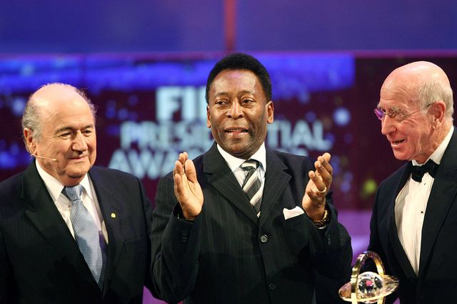 «Bobby Charlton podia chutar de Manchester e marcar no Rio de Janeiro»