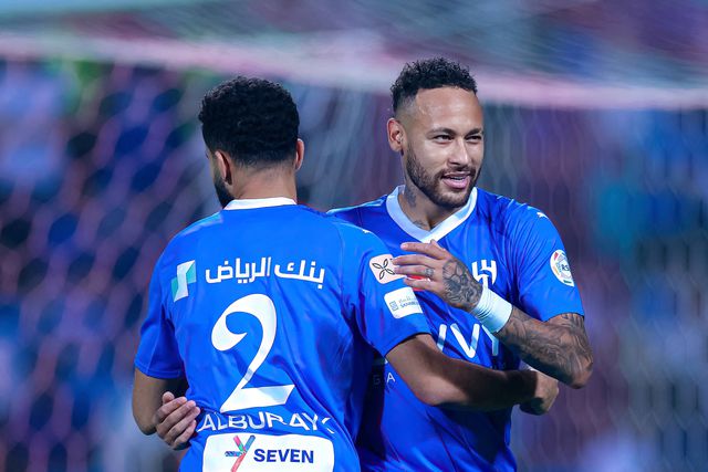 VÍDEO: Neymar quase marcava no regresso