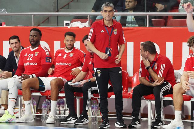 Condições aéreas adversas adiam jogo do Benfica na Madeira