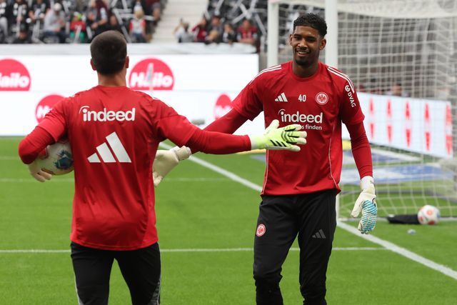 Baliza do Eintracht Frankfurt volta a mudar de dono