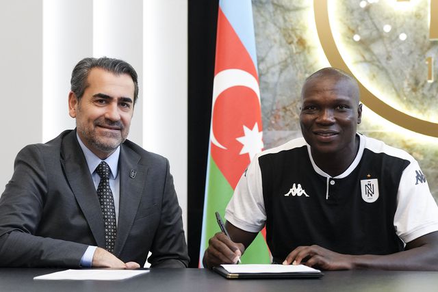 Aboubakar assinou por um ano, mais um de opção, pelo Neftchi