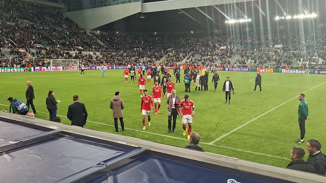 Otamendi recusa falar na 'flash' após derrota do Benfica em Newcastle