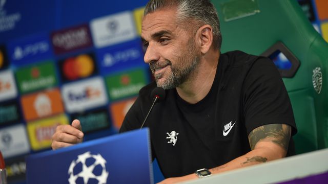 Rui Borges na conferência de imprensa de antevisão ao jogo do Sportingo com o Marselha - Foto: Miguel Nunes