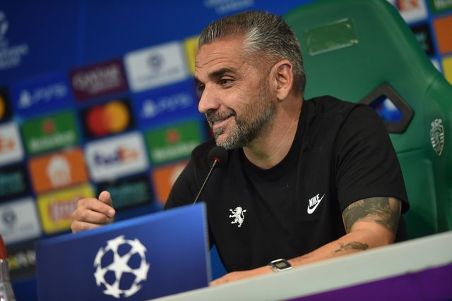 Rui Borges na conferência de imprensa de antevisão ao jogo do Sportingo com o Marselha - Foto: Miguel Nunes