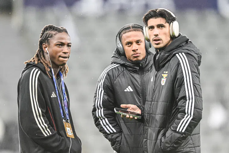 Benfica tomba em Newcastle: Pavlidis devastado